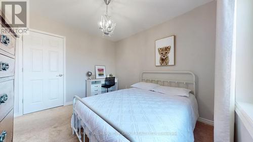 329 Warner Crescent, Newmarket, ON - Indoor Photo Showing Bedroom