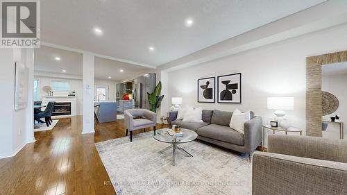 329 Warner Crescent, Newmarket, ON - Indoor Photo Showing Living Room With Fireplace