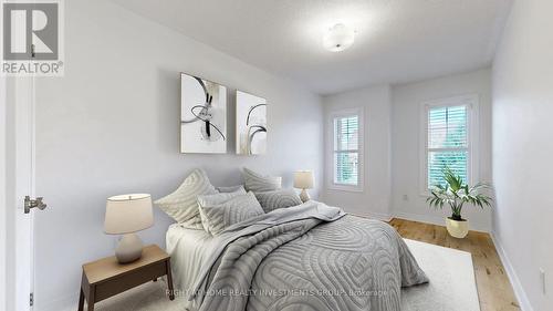 96 Four Seasons Crescent, Newmarket, ON - Indoor Photo Showing Bedroom