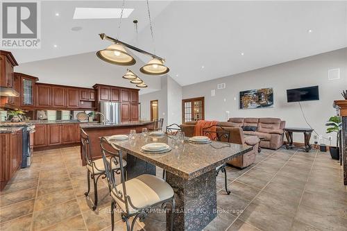 117 Christopher Drive, Hamilton, ON - Indoor Photo Showing Dining Room