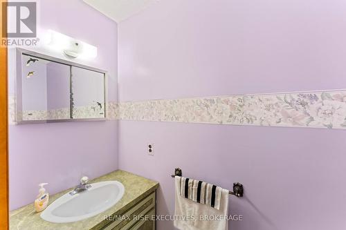 1033 Coupland Road, South Frontenac (Frontenac South), ON - Indoor Photo Showing Bathroom