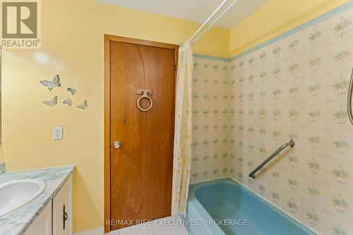 1033 Coupland Road, South Frontenac (Frontenac South), ON - Indoor Photo Showing Bathroom