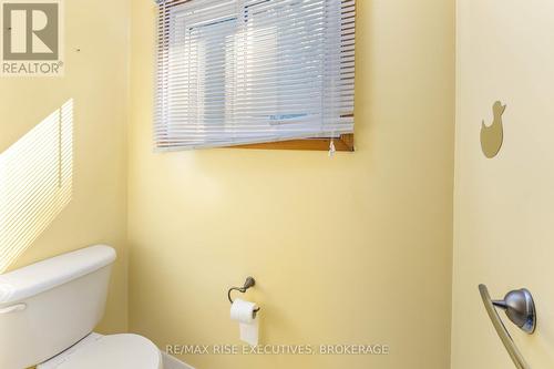 1033 Coupland Road, South Frontenac (Frontenac South), ON - Indoor Photo Showing Bathroom