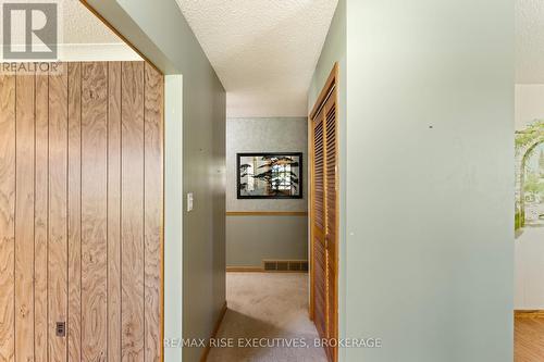 1033 Coupland Road, South Frontenac (Frontenac South), ON - Indoor Photo Showing Other Room