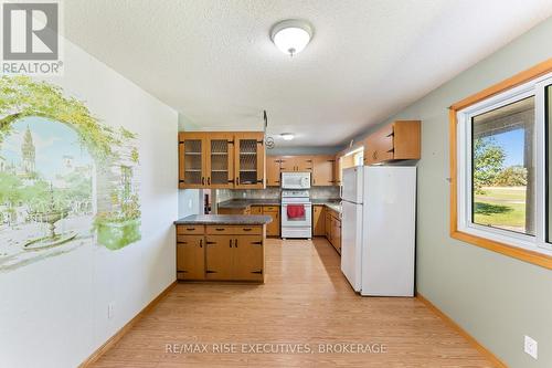 1033 Coupland Road, South Frontenac (Frontenac South), ON - Indoor Photo Showing Kitchen