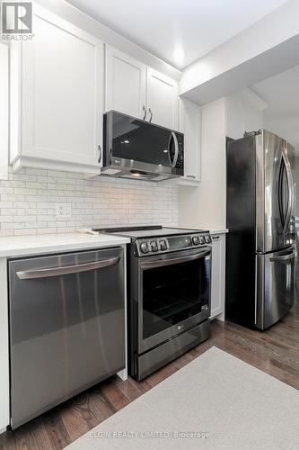 22 Cook Crescent, St. Thomas, ON - Indoor Photo Showing Kitchen