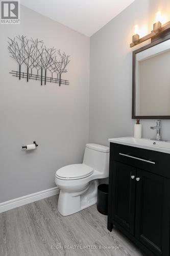 22 Cook Crescent, St. Thomas, ON - Indoor Photo Showing Bathroom