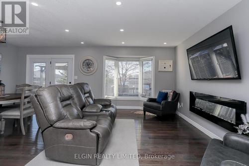 22 Cook Crescent, St. Thomas, ON - Indoor Photo Showing Living Room With Fireplace