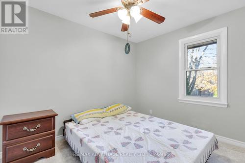 1824 Avalon Street, London, ON - Indoor Photo Showing Bedroom