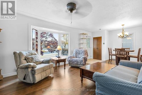 1824 Avalon Street, London, ON - Indoor Photo Showing Living Room