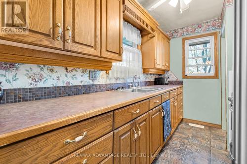 1824 Avalon Street, London, ON - Indoor Photo Showing Kitchen With Double Sink