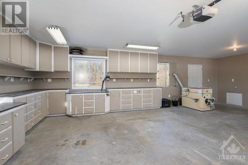 6705 Chris Tierney Private, Ottawa, ON - Indoor Photo Showing Garage