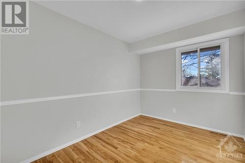 162 Woodfield Drive, Ottawa, ON - Indoor Photo Showing Other Room