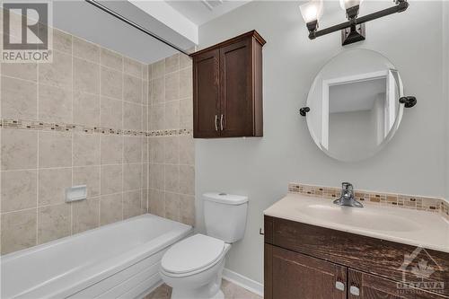 162 Woodfield Drive, Ottawa, ON - Indoor Photo Showing Bathroom