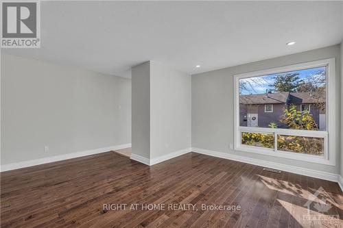 162 Woodfield Drive, Ottawa, ON - Indoor Photo Showing Other Room