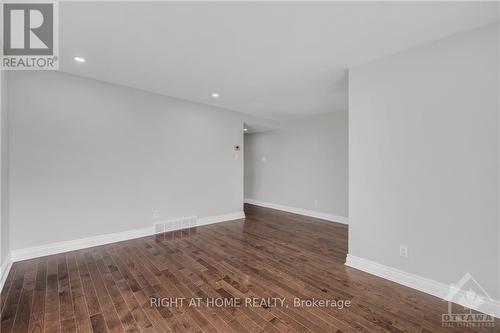 162 Woodfield Drive, Ottawa, ON - Indoor Photo Showing Other Room