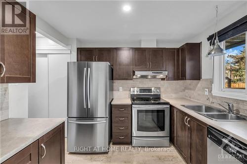 162 Woodfield Drive, Ottawa, ON - Indoor Photo Showing Kitchen With Double Sink