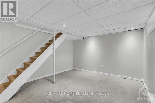 162 Woodfield Drive, Ottawa, ON - Indoor Photo Showing Other Room