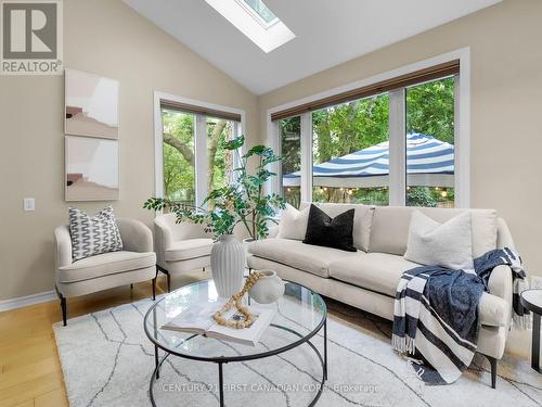 559 St James Street, London, ON - Indoor Photo Showing Living Room