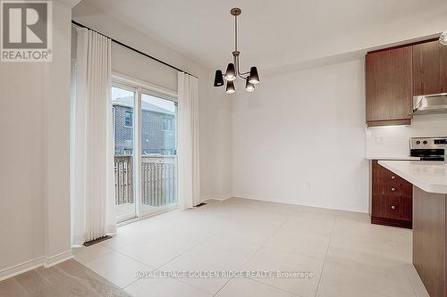 136 Ness Drive, Richmond Hill, ON - Indoor Photo Showing Kitchen