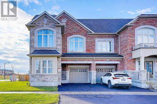 136 Ness Drive, Richmond Hill, ON - Outdoor With Facade