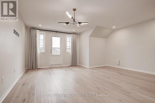 136 Ness Drive, Richmond Hill, ON - Indoor Photo Showing Other Room