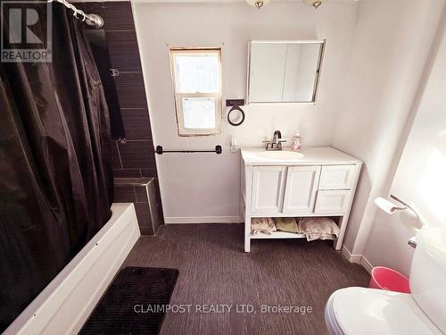 5 Kim Avenue, Timmins (Ts - Trailer Parks), ON - Indoor Photo Showing Bathroom