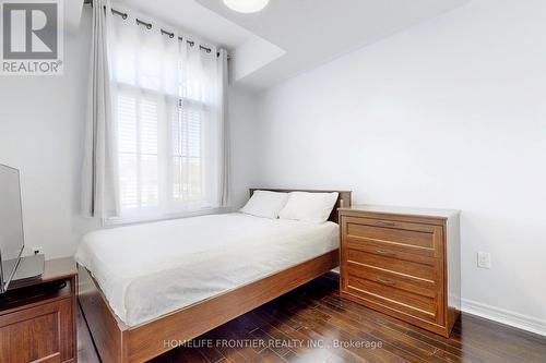 102 Betony Drive, Richmond Hill, ON - Indoor Photo Showing Bedroom