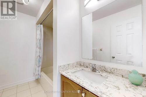 102 Betony Drive, Richmond Hill, ON - Indoor Photo Showing Bathroom