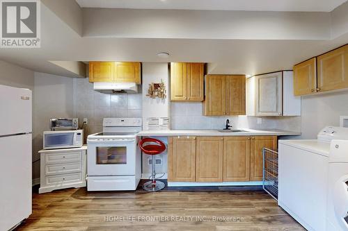 102 Betony Drive, Richmond Hill, ON - Indoor Photo Showing Laundry Room