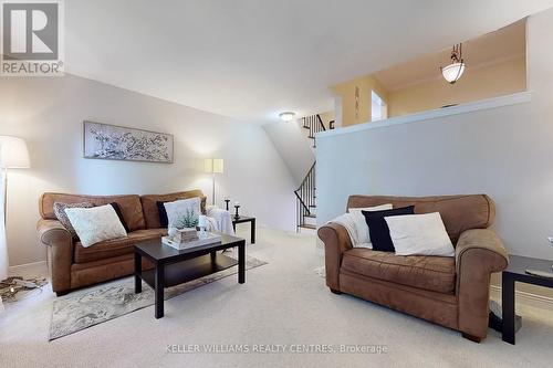 16 - 124 Wales Avenue, Markham, ON - Indoor Photo Showing Living Room