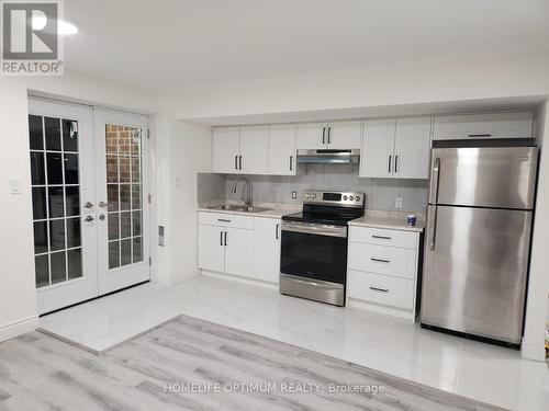 262 W Park Avenue, Bradford West Gwillimbury, ON - Indoor Photo Showing Kitchen With Stainless Steel Kitchen