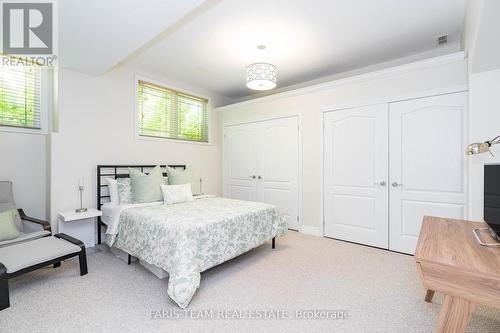 2 Reillys Run, Springwater, ON - Indoor Photo Showing Bedroom