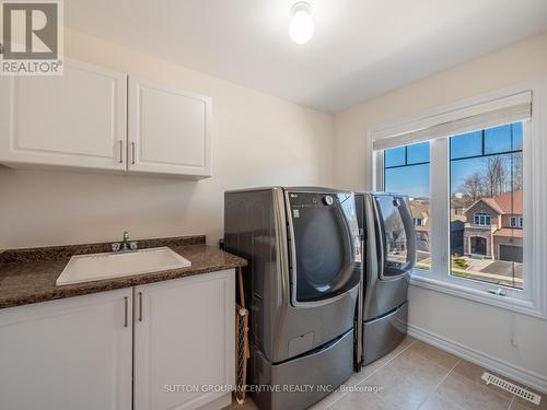 3046 Stone Ridge Boulevard, Orillia, ON - Indoor Photo Showing Laundry Room