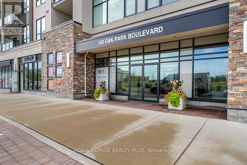 514 - 150 Oak Park Boulevard, Oakville, ON - Outdoor