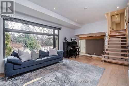 561 Rebecca Street, Oakville, ON - Indoor Photo Showing Living Room