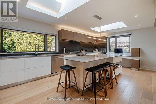 561 Rebecca Street, Oakville, ON - Indoor Photo Showing Kitchen With Upgraded Kitchen