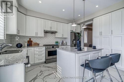 140 Morra Avenue, Caledon, ON - Indoor Photo Showing Kitchen With Double Sink With Upgraded Kitchen