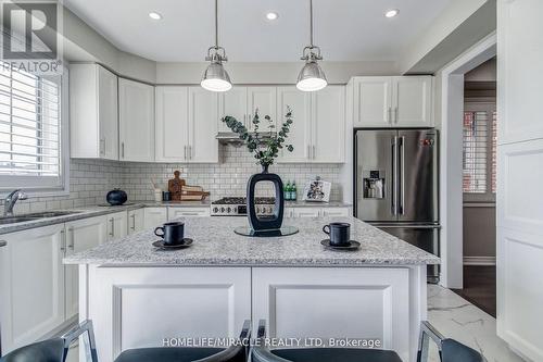 140 Morra Avenue, Caledon, ON - Indoor Photo Showing Kitchen With Upgraded Kitchen