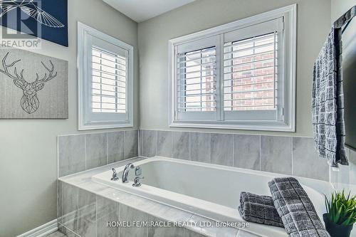 140 Morra Avenue, Caledon, ON - Indoor Photo Showing Bathroom