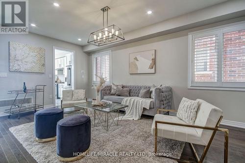 140 Morra Avenue, Caledon, ON - Indoor Photo Showing Living Room