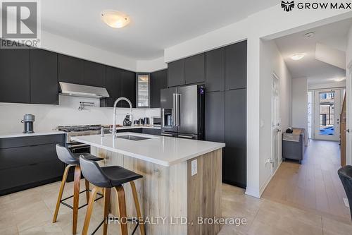 112 Freedom Crescent, Hamilton, ON - Indoor Photo Showing Kitchen With Stainless Steel Kitchen With Upgraded Kitchen