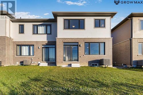 112 Freedom Crescent, Hamilton, ON - Outdoor