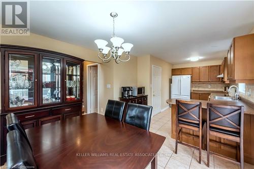 2391 Curtis Road, Burlington, ON - Indoor Photo Showing Dining Room