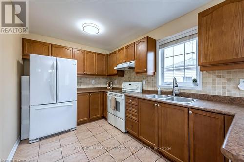 2391 Curtis Road, Burlington, ON - Indoor Photo Showing Kitchen With Double Sink