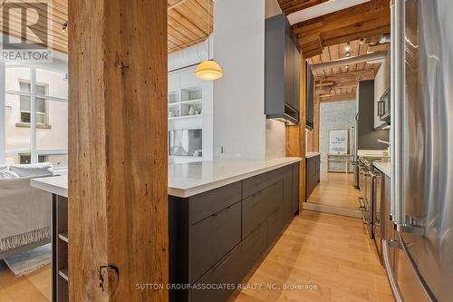 109 - 993 Queen Street W, Toronto, ON - Indoor