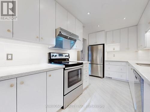 11 - 85 Baif Boulevard, Richmond Hill, ON - Indoor Photo Showing Kitchen