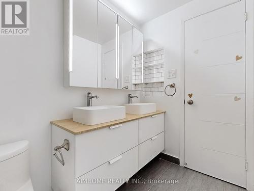 11 - 85 Baif Boulevard, Richmond Hill, ON - Indoor Photo Showing Bathroom