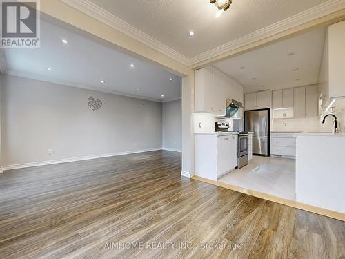 11 - 85 Baif Boulevard, Richmond Hill, ON - Indoor Photo Showing Kitchen