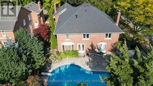 398 Barclay Crescent, Oakville, ON - Outdoor With In Ground Pool